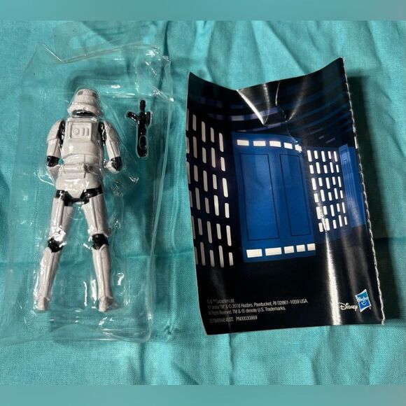 Hasbro Star Wars Galaxy of Adventures Imperial Stormtrooper Action Figure - Picture 2 of 4